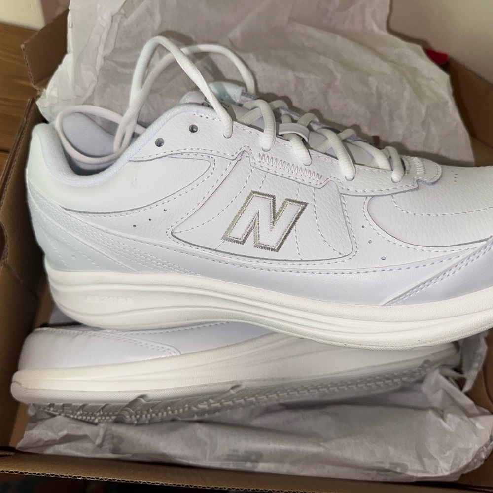 New Balance 813 Walking Shoes White Leather Men’s Size 9.5 Extra Wide MW813HBK